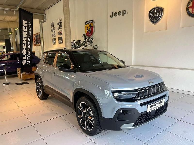 Neu Jeep Avenger 110 PS (80 kW) 2025 Stone grey mit dach in volcan SUV
