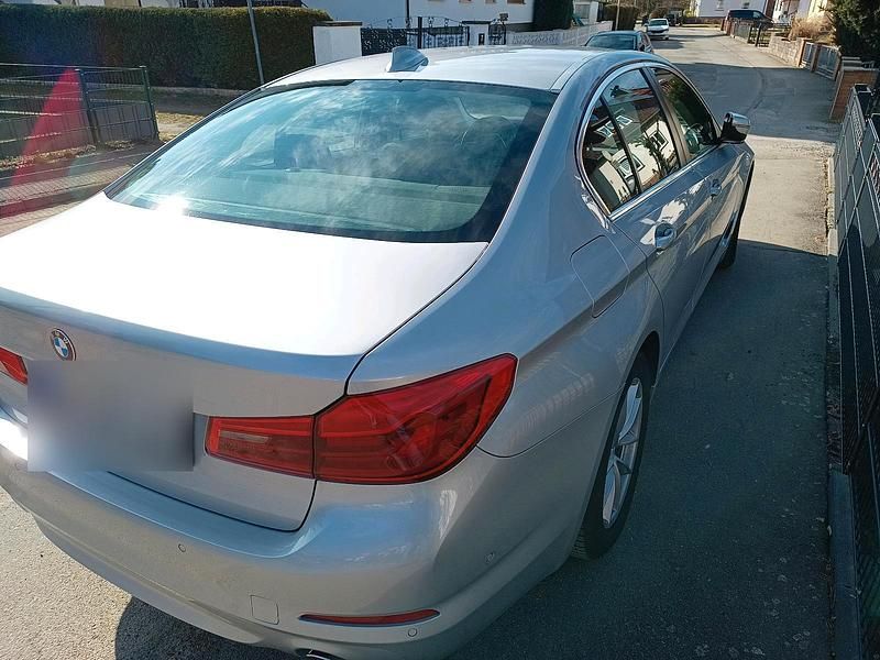 Gebraucht BMW 520 184 PS (135 kW) 2018 Silber Limousine
