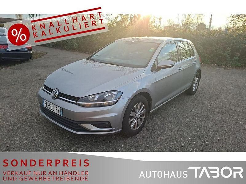 Tungsten silver Gebraucht 2018 VW Golf Trendline Limousine | 7.585 € (Fairer Preis) - Bild 1/4