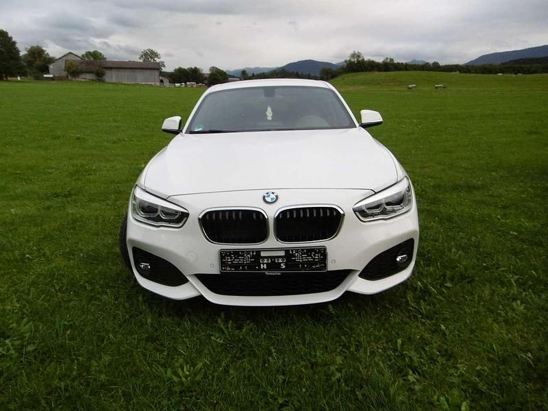 Weiß Gebraucht 2017 BMW 120 M Sport Kleinwagen | 13.900 € (Guter Preis) - Bild 1/4