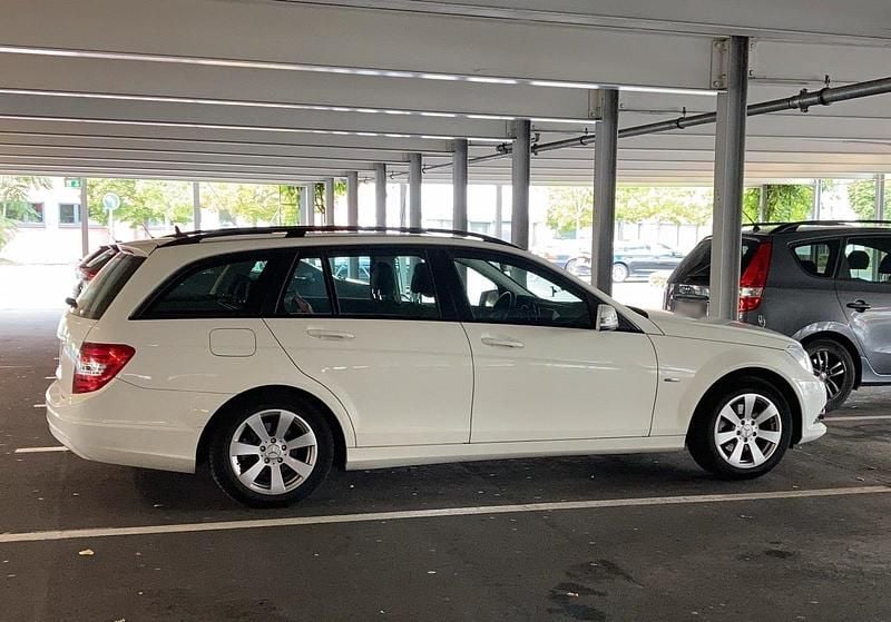 Gebraucht Mercedes C200 136 PS (100 kW) 2011 Weiß Kombi