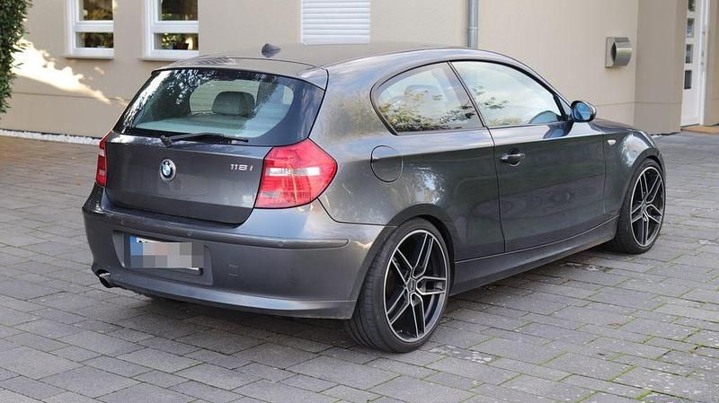 Gebraucht BMW 118 Performance 143 PS (105 kW) 2008 Grau Kleinwagen