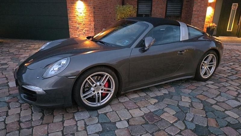 Grau Gebraucht 2015 Porsche 911 Targa 4S Cabrio | 116.900 € (Etwas zu teuer) - Bild 1/4