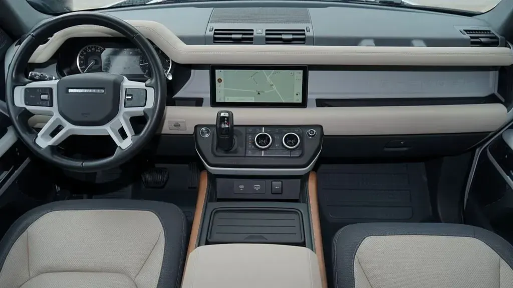 Gebraucht Land Rover Defender SE Dynamic 249 PS (183 kW) 2022 Weiß SUV
