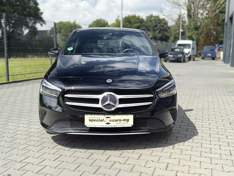 Gebraucht Mercedes B180 116 PS (85 kW) 2020 Schwarz Van / Kleinbus
