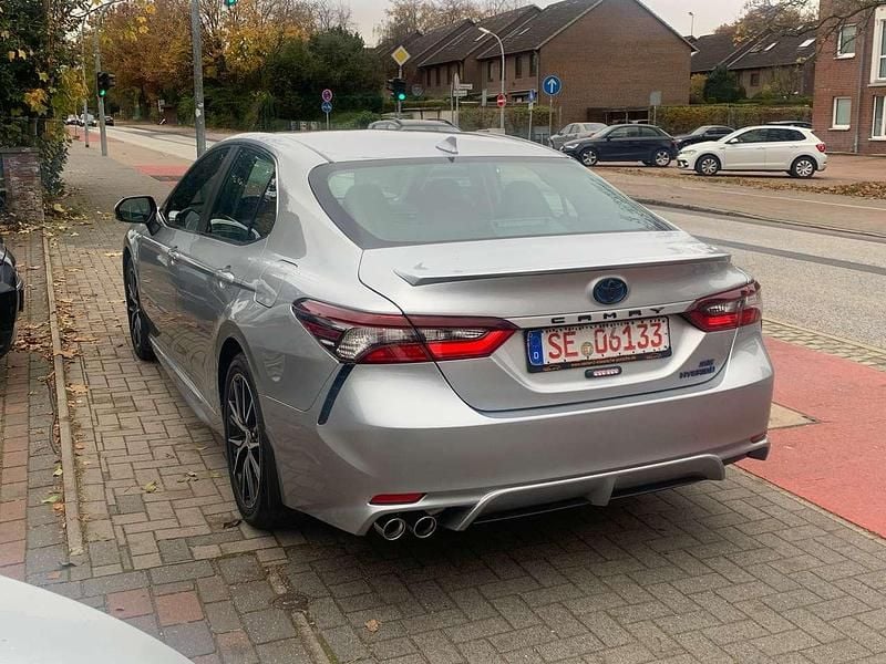 Gebraucht Toyota Camry 178 PS (130 kW) 2021 Grau Limousine