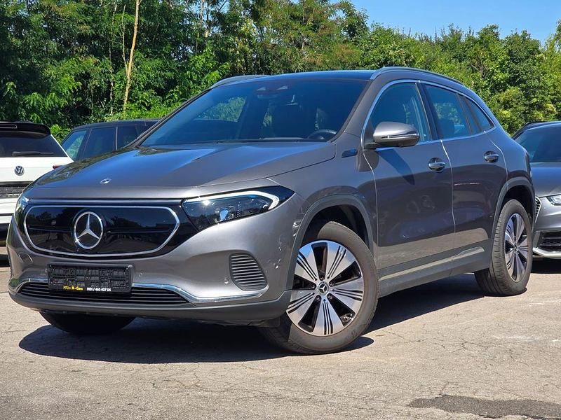 Grau Gebraucht 2021 Mercedes EQA300 SUV | 31.900 € (Superpreis) - Bild 1/4