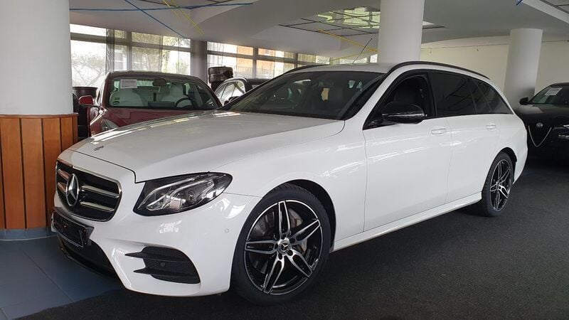Weiß Gebraucht 2018 Mercedes E400 AMG line Limousine | 36.990 € (Guter Preis) - Bild 1/4