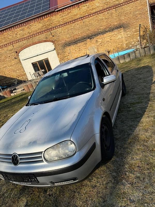 Gebraucht VW Golf IV 105 PS (77 kW) 2000 Silber Kleinwagen