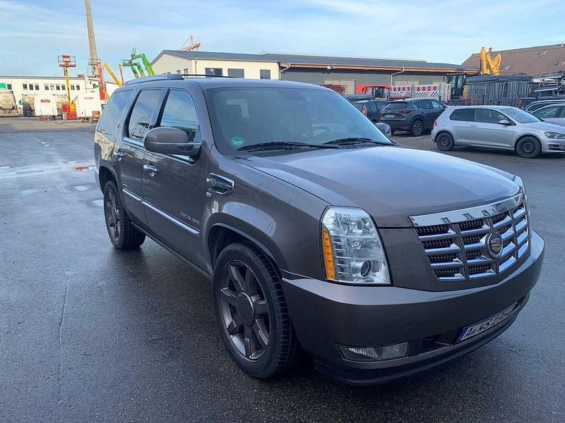 Gebraucht Cadillac Escalade 337 PS (247 kW) 2010 Bronze SUV