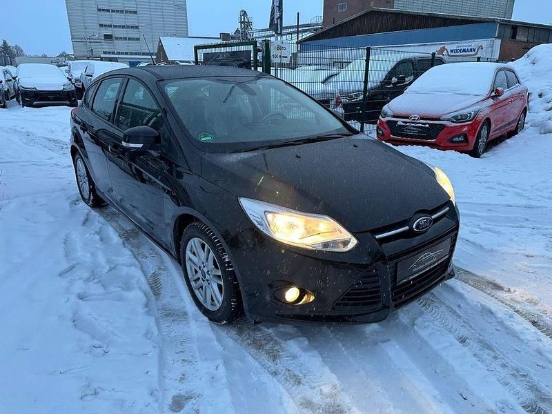 Gebraucht Ford Focus 101 PS (74 kW) 2014 Schwarz Limousine