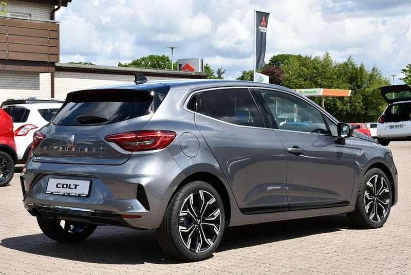 Neu Mitsubishi Colt Select 91 PS (66 kW) 2025 Grau Limousine