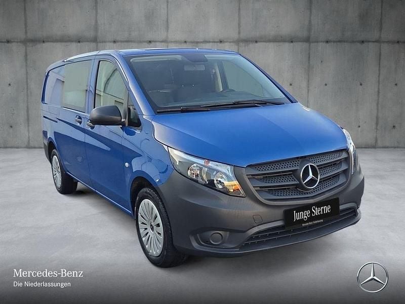 Gebraucht Mercedes Vito 163 PS (119 kW) 2022 Blau Van