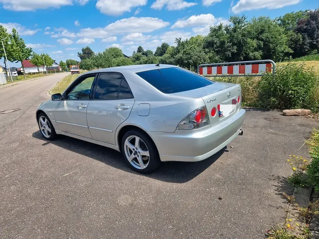 Gebraucht Lexus IS200 155 PS (114 kW) 2003 Silber Limousine
