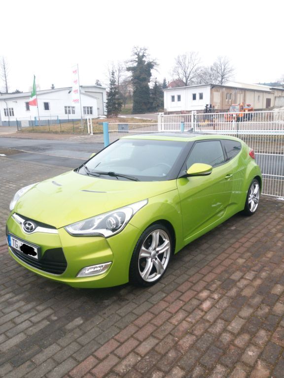 Grün Gebraucht 2012 Hyundai Veloster Intro Edition Kleinwagen | 8.399 € (Fairer Preis) - Bild 1/4