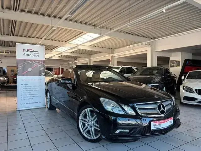 Gebraucht Mercedes E250 AMG line 204 PS (150 kW) 2010 Schwarz Cabrio