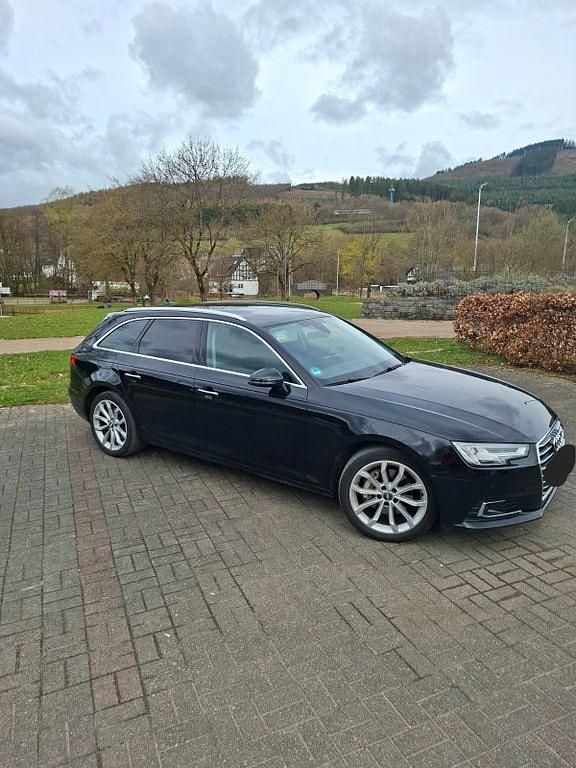 Gebraucht Audi A4 Ambiente 218 PS (160 kW) 2017 Schwarz Kombi