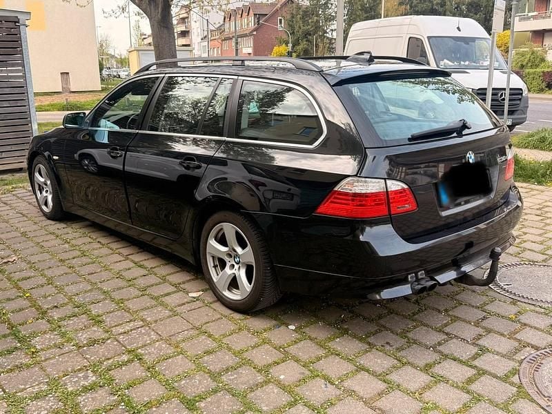 Gebraucht BMW 530 235 PS (172 kW) 2007 Schwarz Kombi