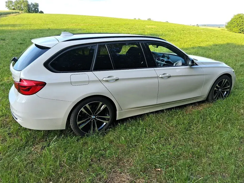 Gebraucht BMW 330 Sport Line 252 PS (185 kW) 2018 Weiß Kombi