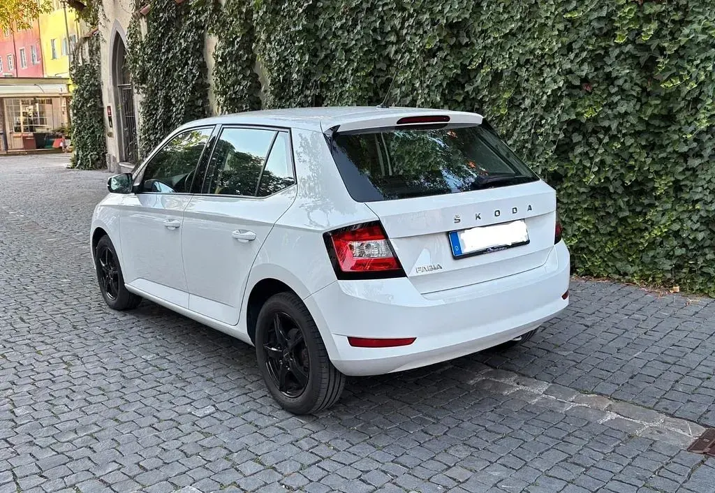Gebraucht Skoda Fabia Ambition 95 PS (69 kW) 2020 Weiß Kleinwagen