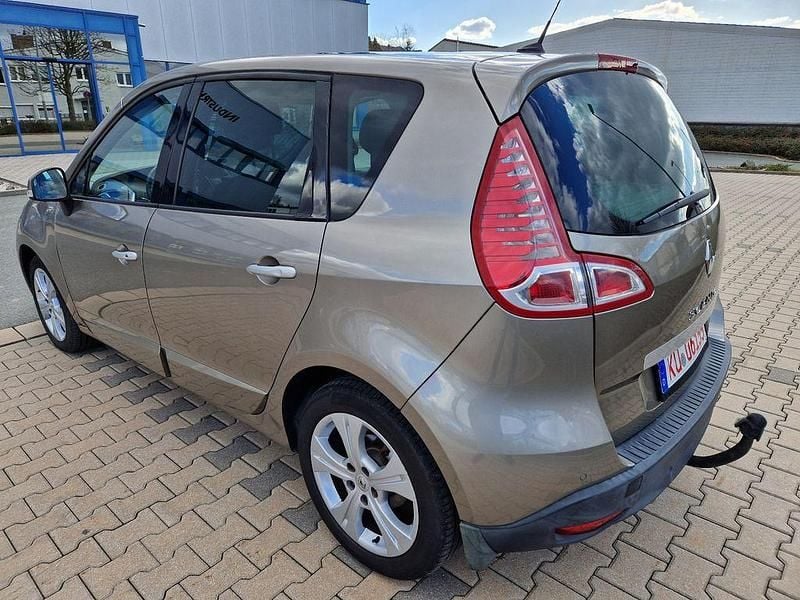 Gebraucht Renault Scénic III Dynamique 106 PS (77 kW) 2011 Beige Van / Kleinbus