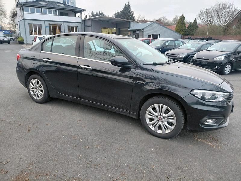 Gebraucht Fiat Tipo 120 PS (88 kW) 2017 Schwarz Limousine