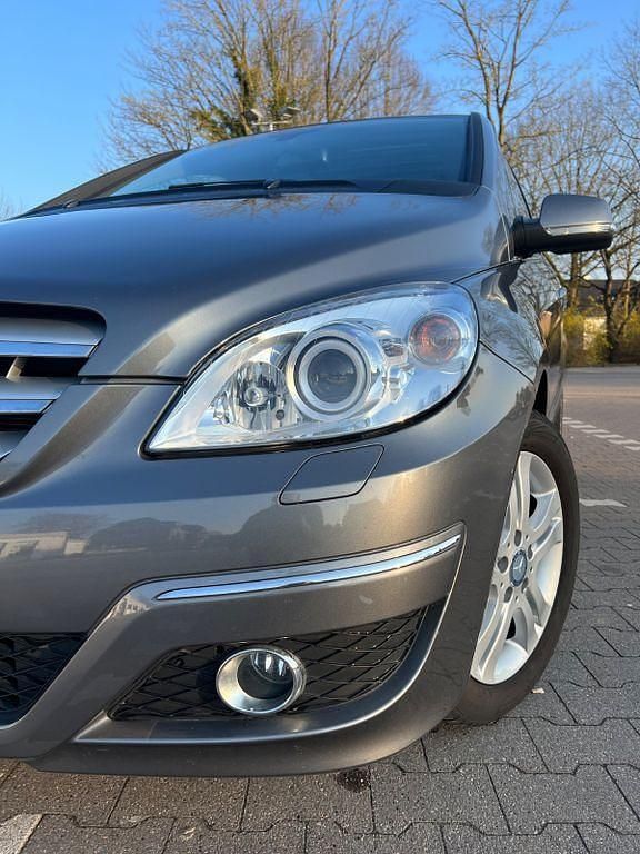 Gebraucht Mercedes B170 116 PS (85 kW) 2008 Schwarz Van / Kleinbus