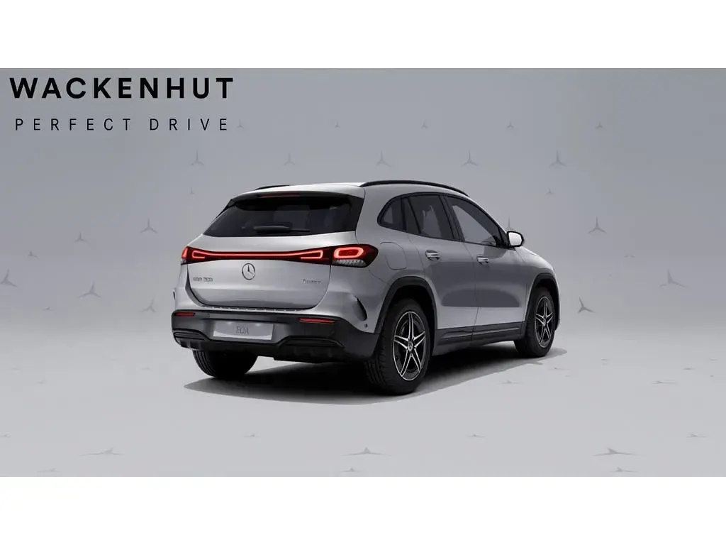 Gebraucht Mercedes EQA300 AMG 167 kW (228 PS) 2023 Silber SUV