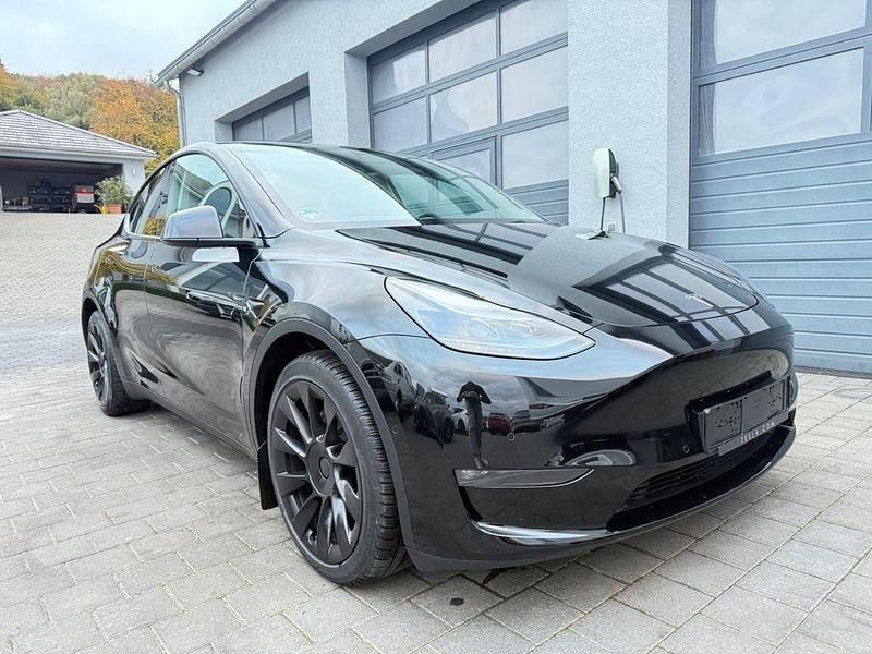 Schwarz Gebraucht 2022 Tesla Model Y SUV | 32.950 € (Guter Preis) - Bild 1/4