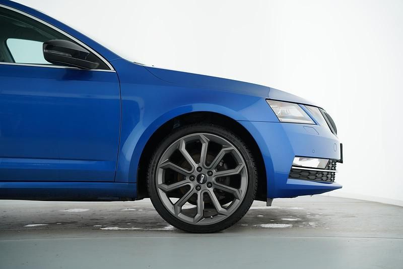 Gebraucht Skoda Octavia Style 150 PS (110 kW) 2017 Raceblau metallic Kombi