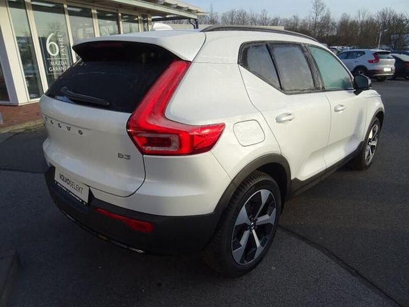 Gebraucht Volvo XC40 Plus 163 PS (119 kW) 2024 Weiß SUV