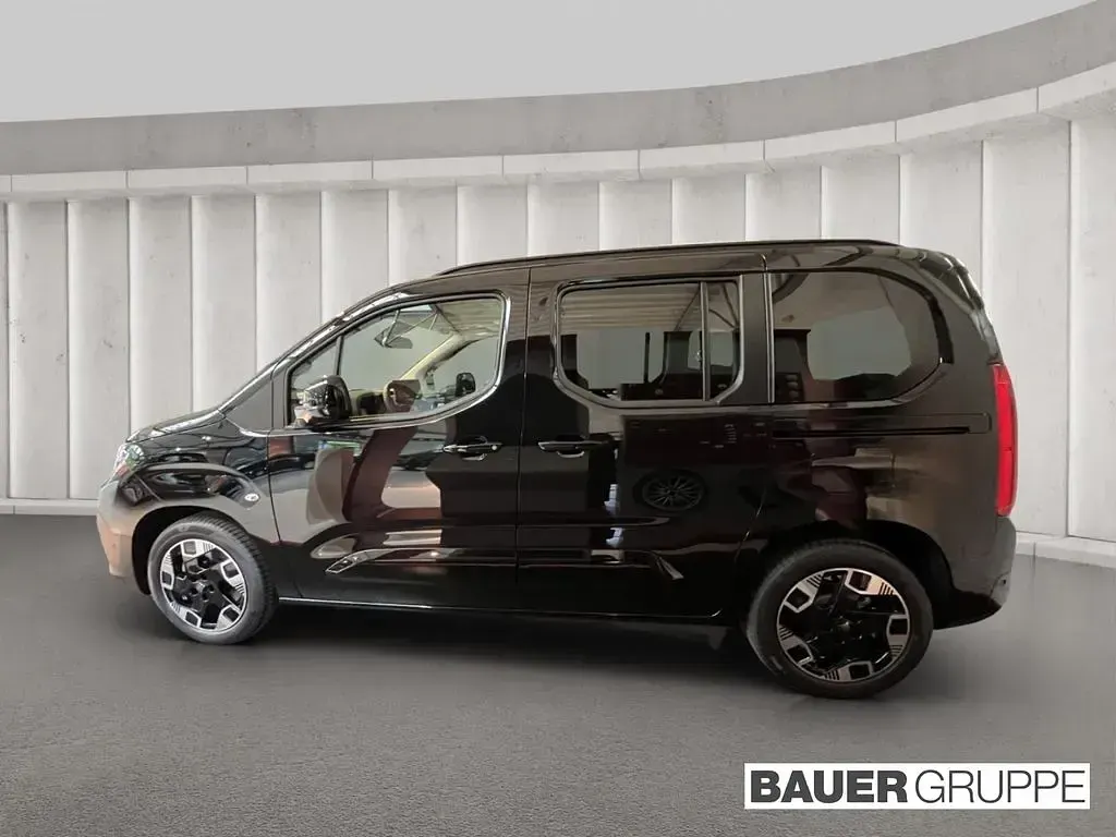 Neu Fiat Qubo Trekking 131 PS (96 kW) 2026 Schwarz Van / Kleinbus