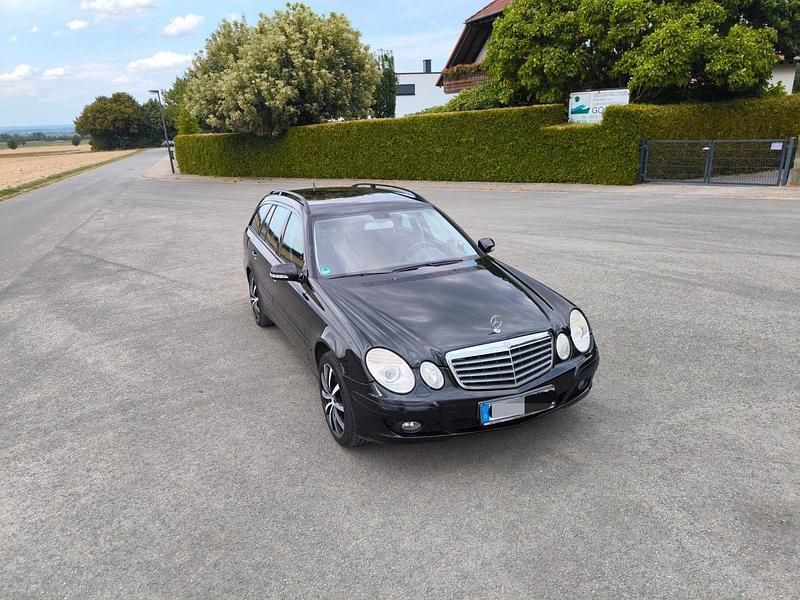 Schwarz Gebraucht 2009 Mercedes E220 Avantgarde Kombi | 4.500 € (Superpreis) - Bild 1/4