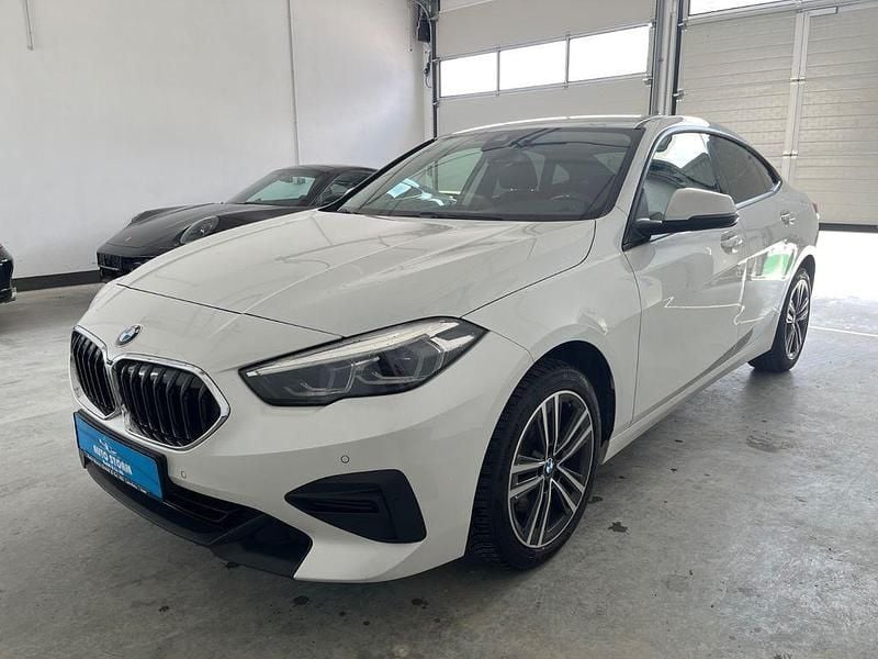 Weiß Gebraucht 2023 BMW 216 Advantage Coupé | 18.999 € (Fairer Preis) - Bild 1/4