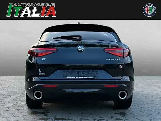 Gebraucht Alfa Romeo Stelvio Lusso 209 PS (153 kW) 2021 Schwarz SUV