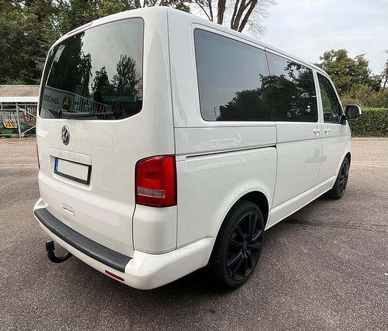 Gebraucht VW Caravelle 179 PS (131 kW) 2012 Weiß Van / Kleinbus