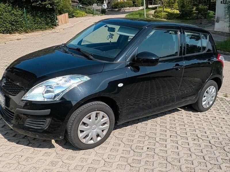 Schwarz Gebraucht 2012 Suzuki Swift Kleinwagen | 5.500 € (Fairer Preis) - Bild 1/4
