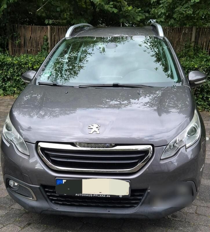 Grau Gebraucht 2016 Peugeot 2008 SUV | 6.600 € (Guter Preis) - Bild 1/4