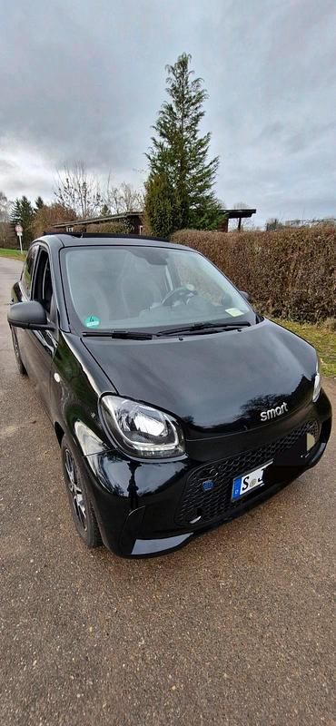 Schwarz Gebraucht 2020 Smart ForFour Electric Drive Kleinwagen | 11.100 € (Etwas zu teuer) - Bild 1/4