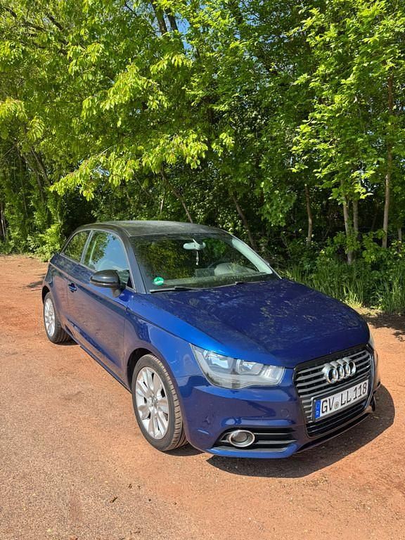 Second-hand Audi A1 Attraction 90 CP (66 kW) 2012 Albastru Hatchback