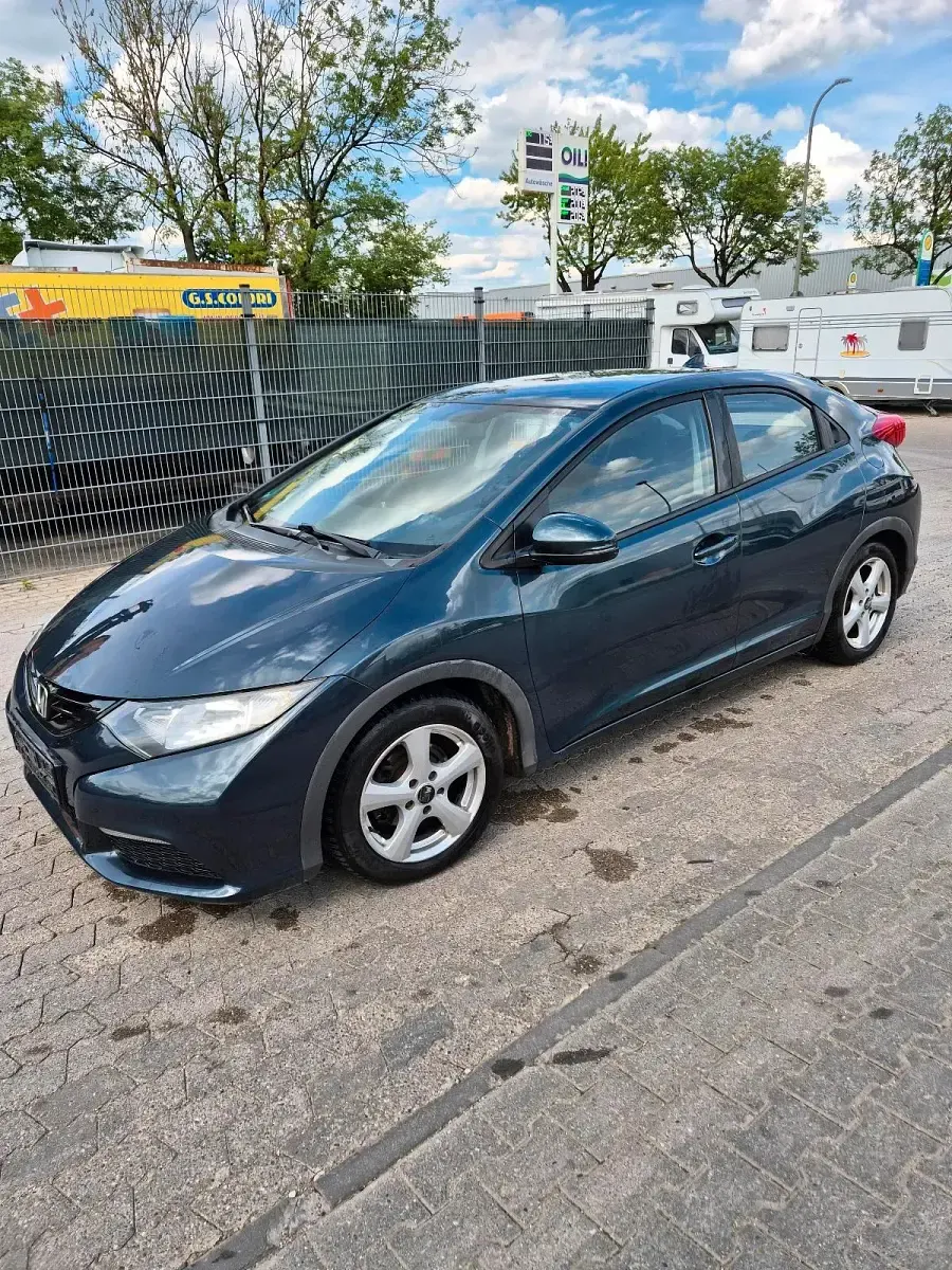 Gebraucht Honda Civic 99 PS (72 kW) 2014 Grün Kleinwagen