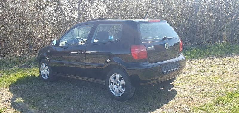 Gebraucht VW Polo 50 PS (36 kW) 2000 Schwarz Limousine