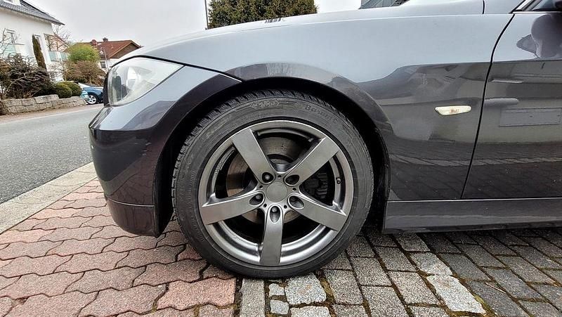Gebraucht BMW 325 Sport Line 197 PS (144 kW) 2008 Grau Kombi