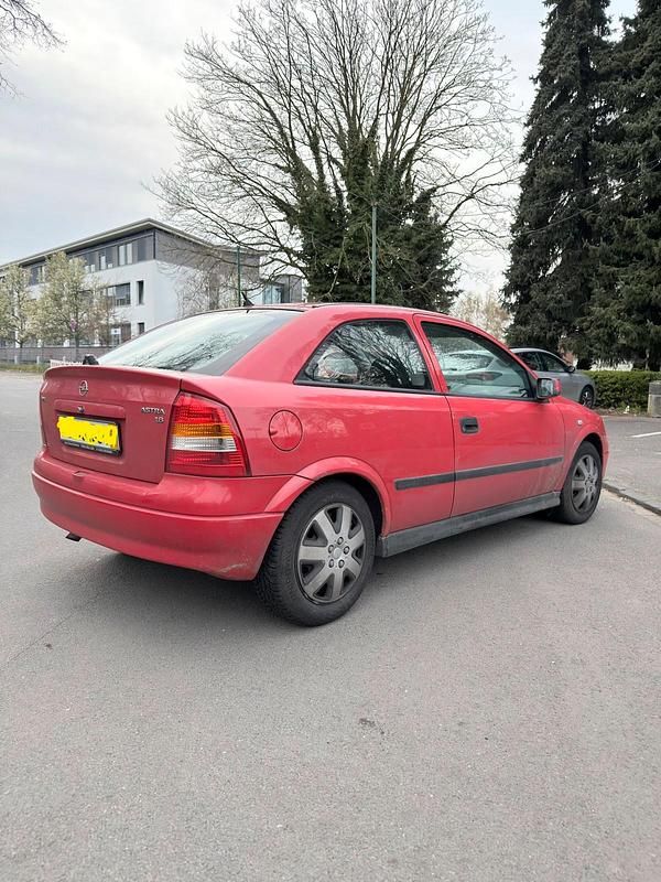 Second-hand Opel Astra 85 CP (62 kW) 2002 Roșu Coupe