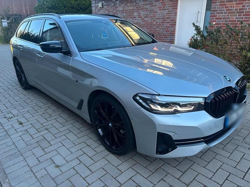 Gebraucht BMW 530 286 PS (210 kW) 2020 Silber Kombi