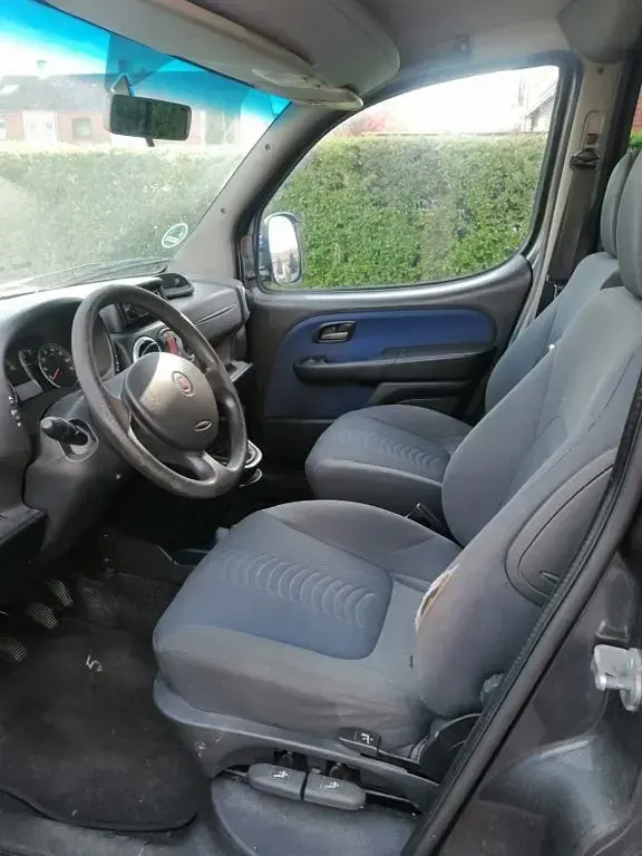 Gebraucht Fiat Doblò 84 PS (61 kW) 2008 Schwarz Van / Kleinbus