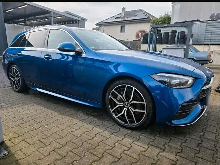 Gebraucht Mercedes 300 AMG line 265 PS (194 kW) 2022 Blau Kombi