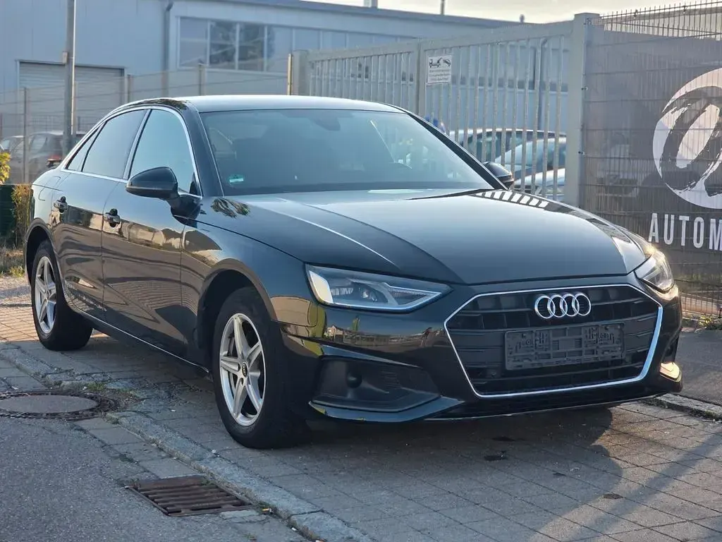 Gebraucht Audi A4 Sport 163 PS (119 kW) 2021 Schwarz Limousine