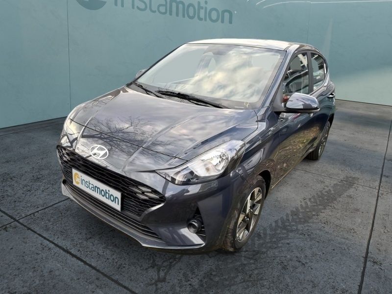 Grau Neu 2024 Hyundai i10 Trend Kleinwagen | 18.490 € (Fairer Preis) - Bild 1/4
