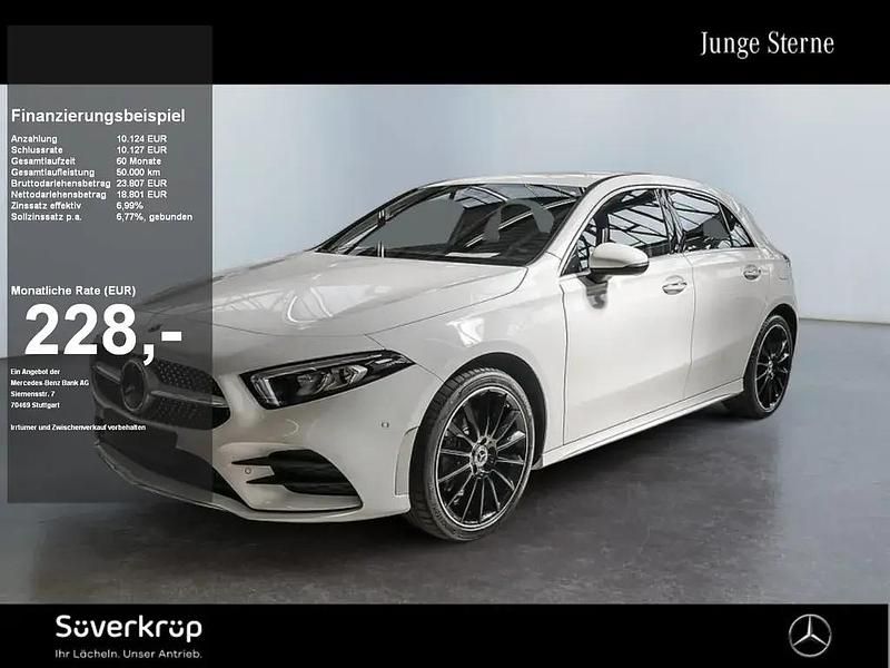 Unilack polarweiß Gebraucht 2021 Mercedes A250 AMG Limousine | 27.725 € (Fairer Preis) - Bild 1/2